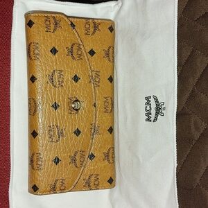 MCM Wallet